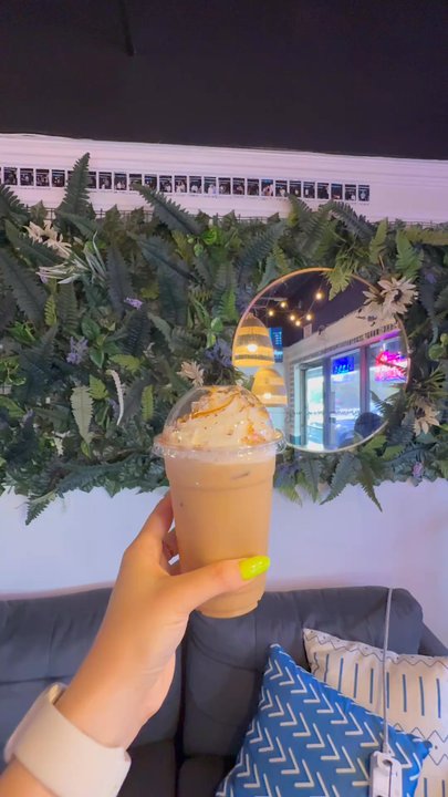 CoffeeMe - Cafes Near Me - Tampa, Florida
