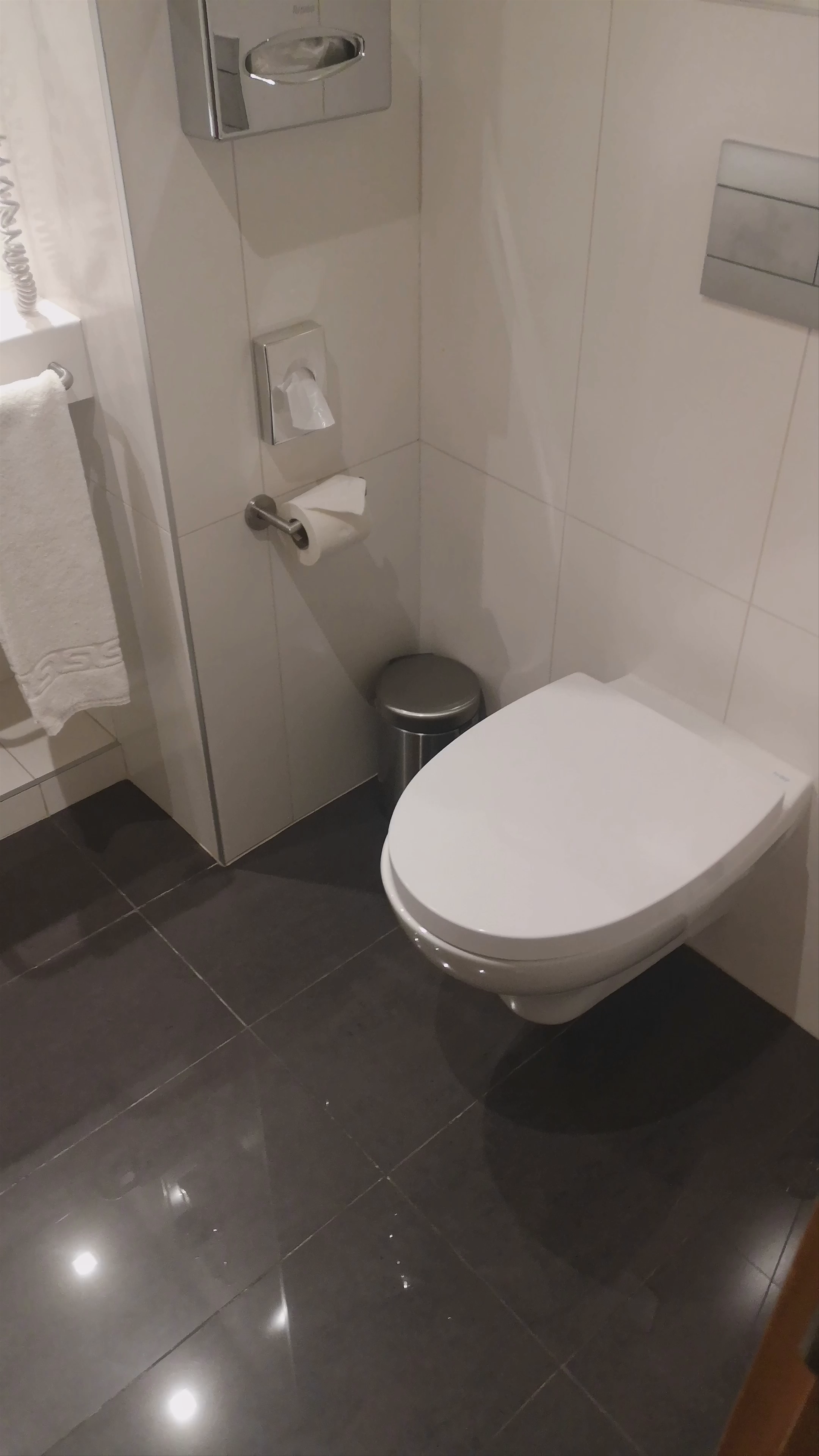 Modern and Sleek Bathroom Tour at Ramada Lisbon Hotel