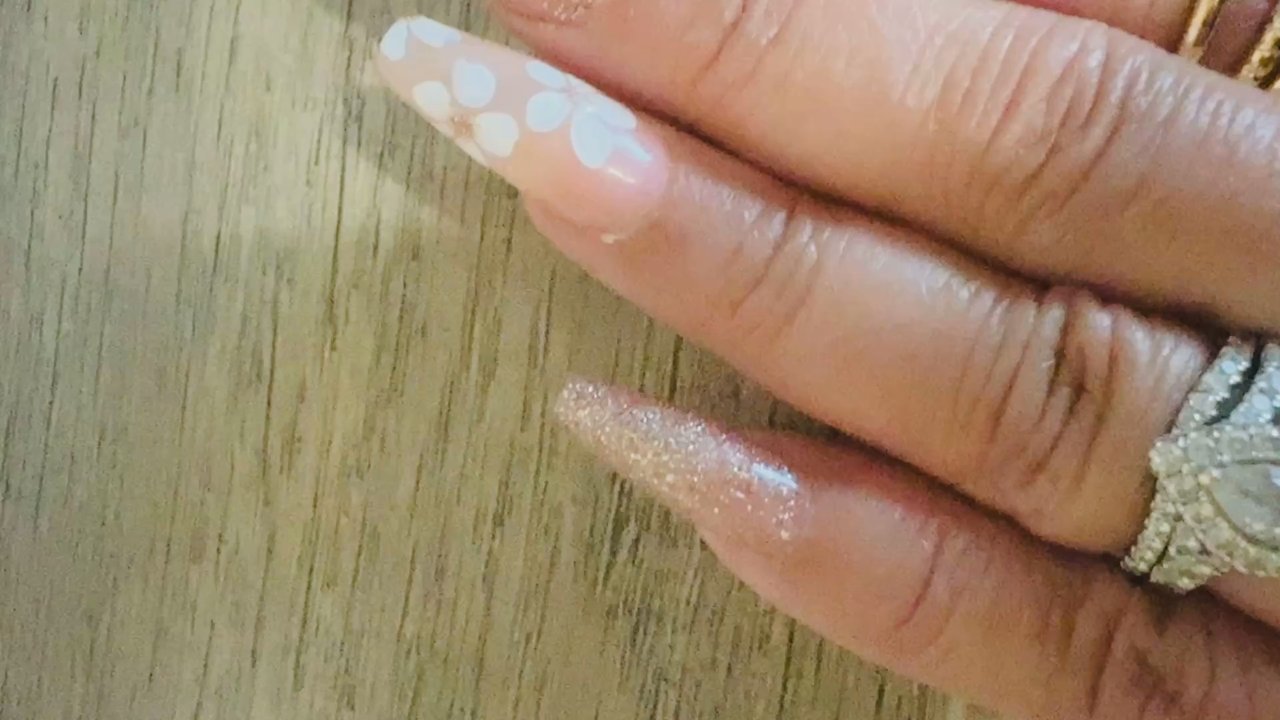 Minnie Nail Bar - Nail Salons Near Me - Claremont, California