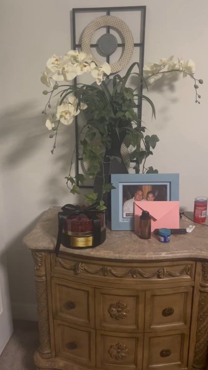The Rosses Palace - Beautiful art by The Rosses Palace,thank you so much for helping me to express my feelings with your art - Floral Designers Near Me - Ocala, Florida