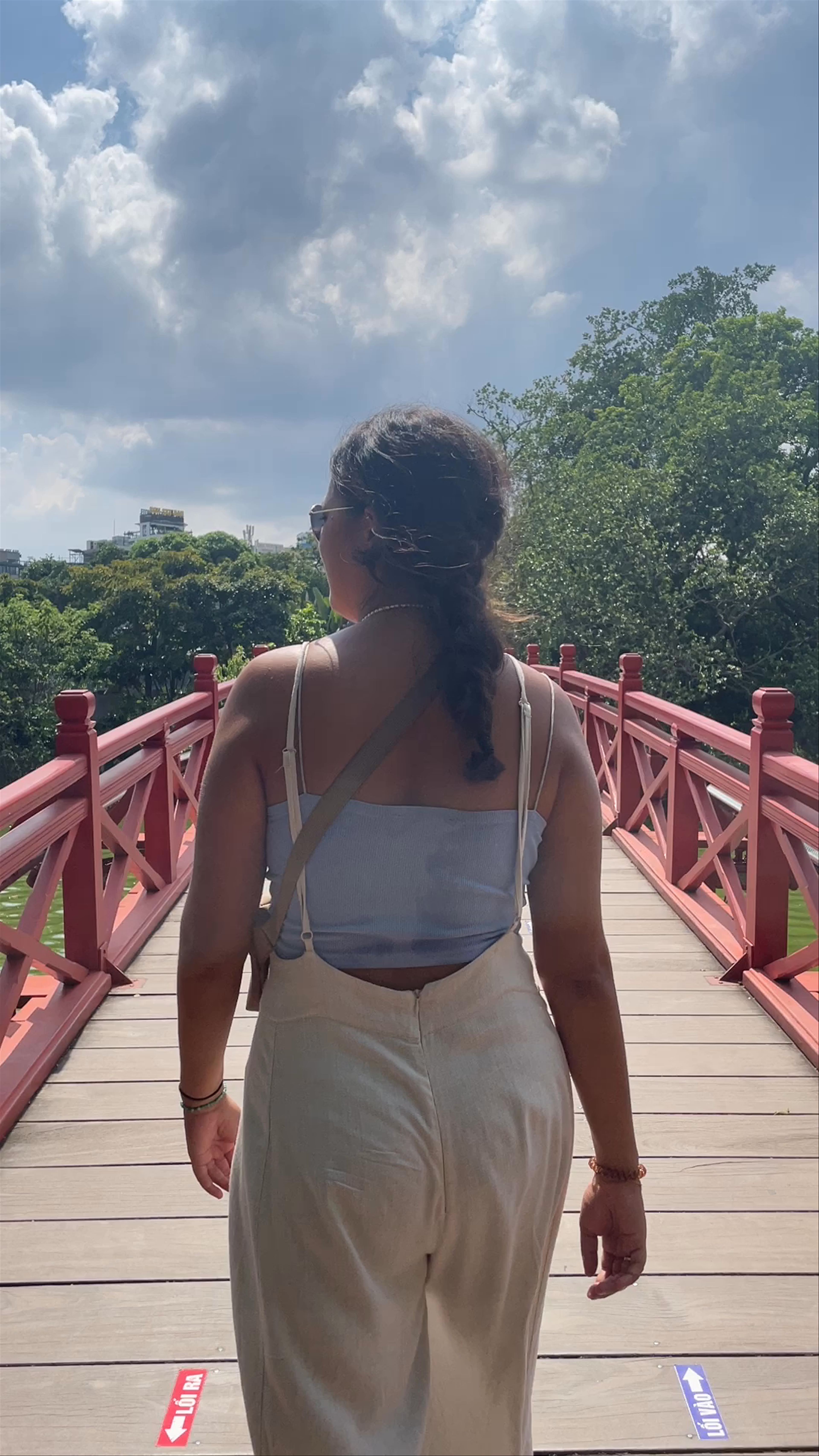 Đền Ngọc Sơn: Tranquil Escape on Hanoi's Iconic Red Bridge