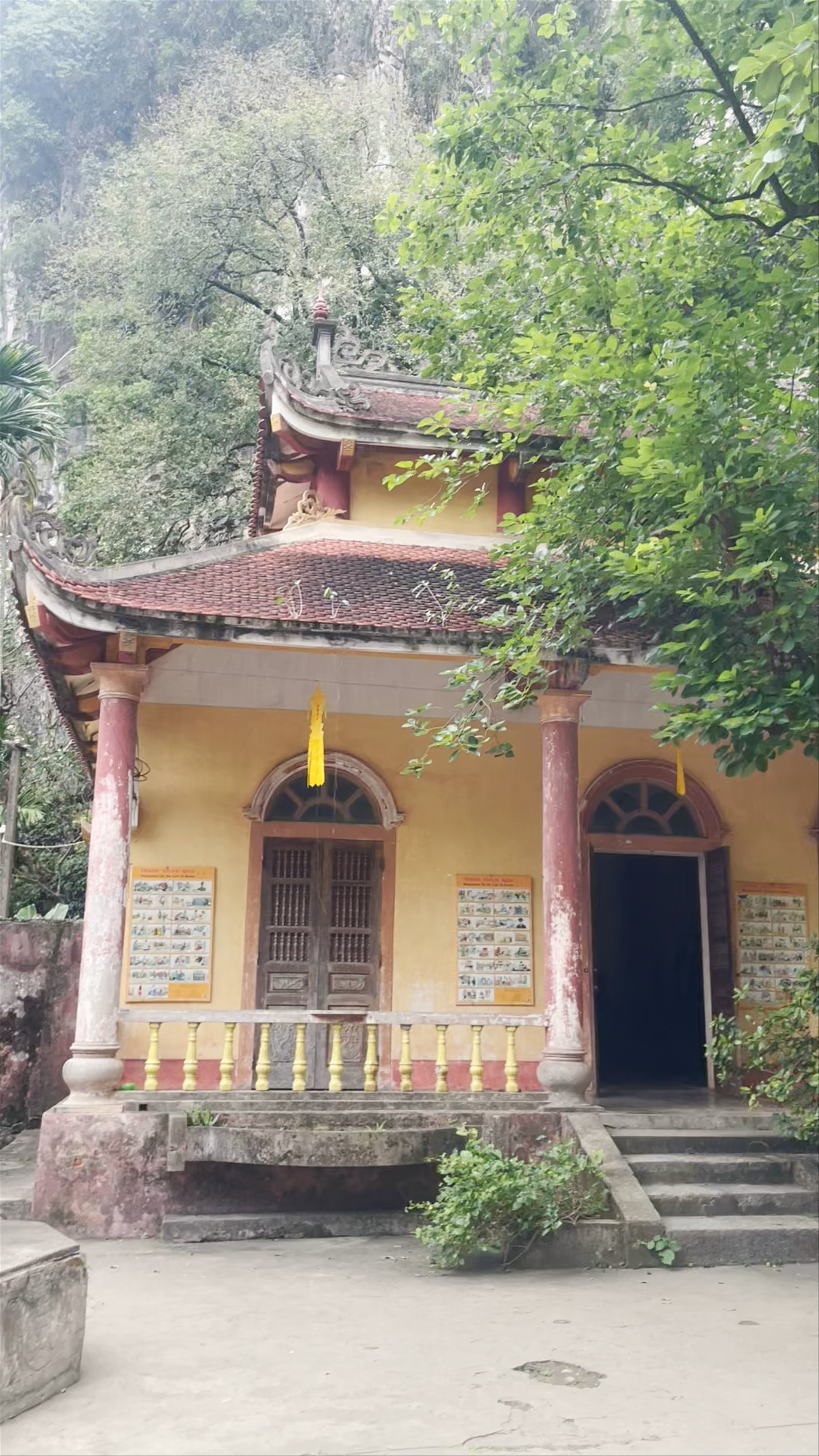 Bich Dong Pagoda
