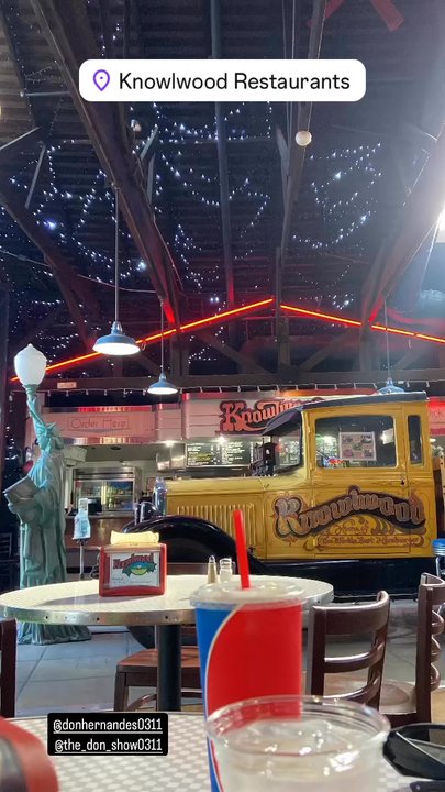 Knowlwood - This place is adorable & extremely well priced. I devoured my salmon salad! - Burgers Near Me - Irvine, California