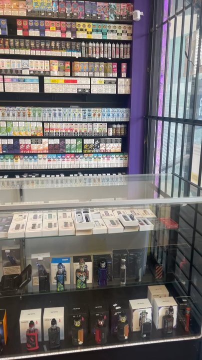 Video carousel 1 of 1 with ID rO4C_xDqs1f9MdLKJ89DFQ for Hungary Brook  Tobacco