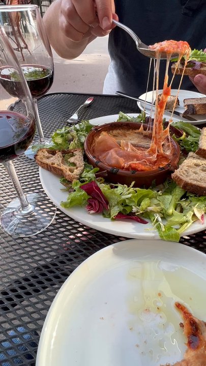 Il Ritrovo - Pizza Near Me - Sheboygan, Wisconsin