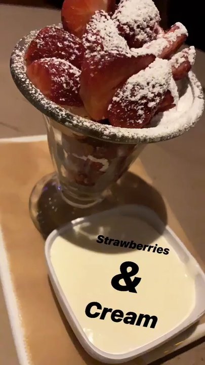 Caffe Regatta - Strawberries & Cream - Seafood Near Me - Pelham, New York