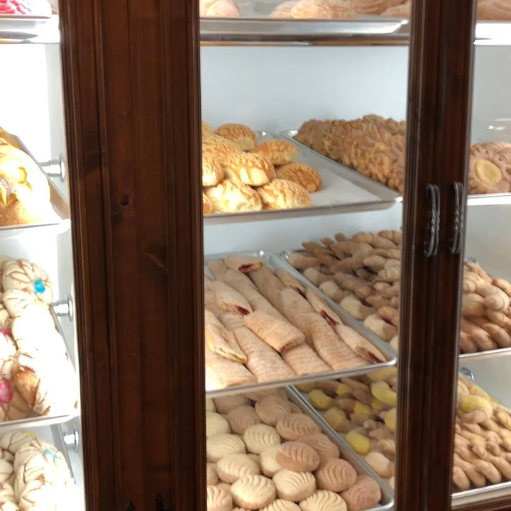 El Bolillo Bakery - Bakeries Near Me - Pasadena, Texas