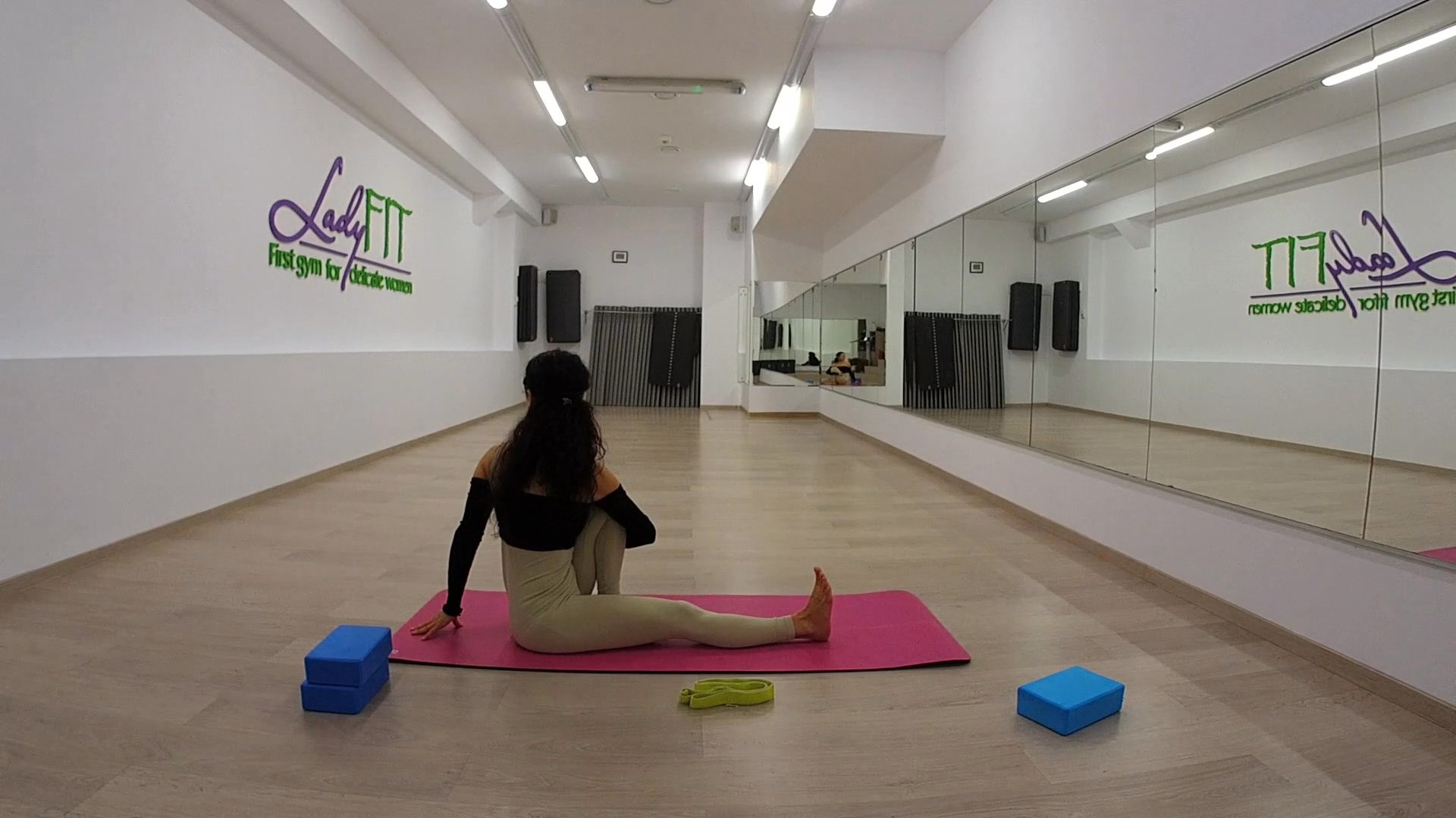Marcela Mat Yoga 3