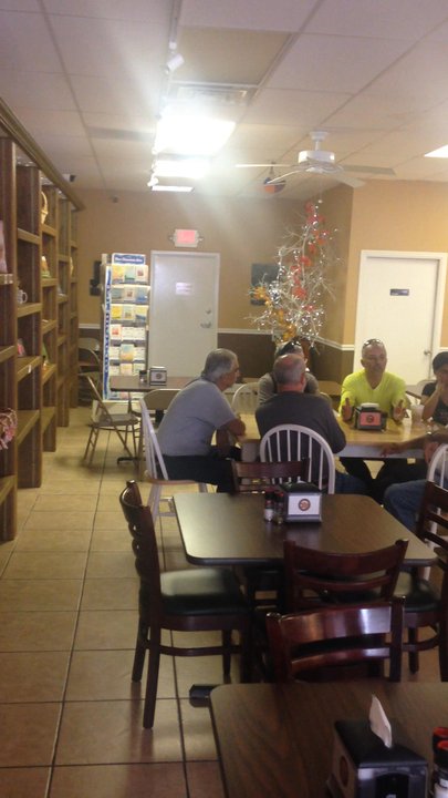 Brown Cow Sweetery - Nice place with A/C. Ice cream is gooood. Se the other pictures. - Coffee & Tea Near Me - Okeechobee, Florida