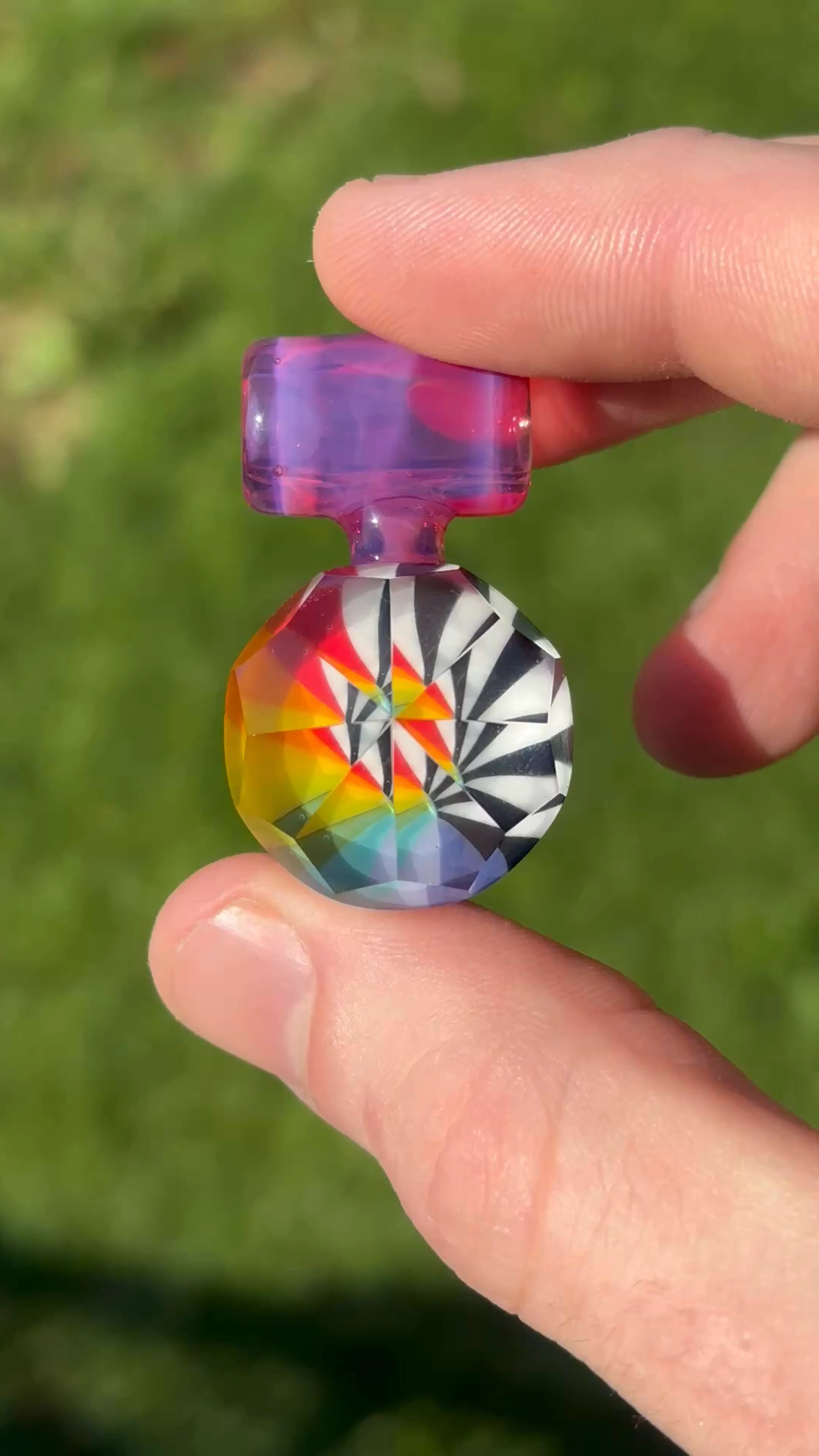 Preview pic of Faceted Mili Pendant