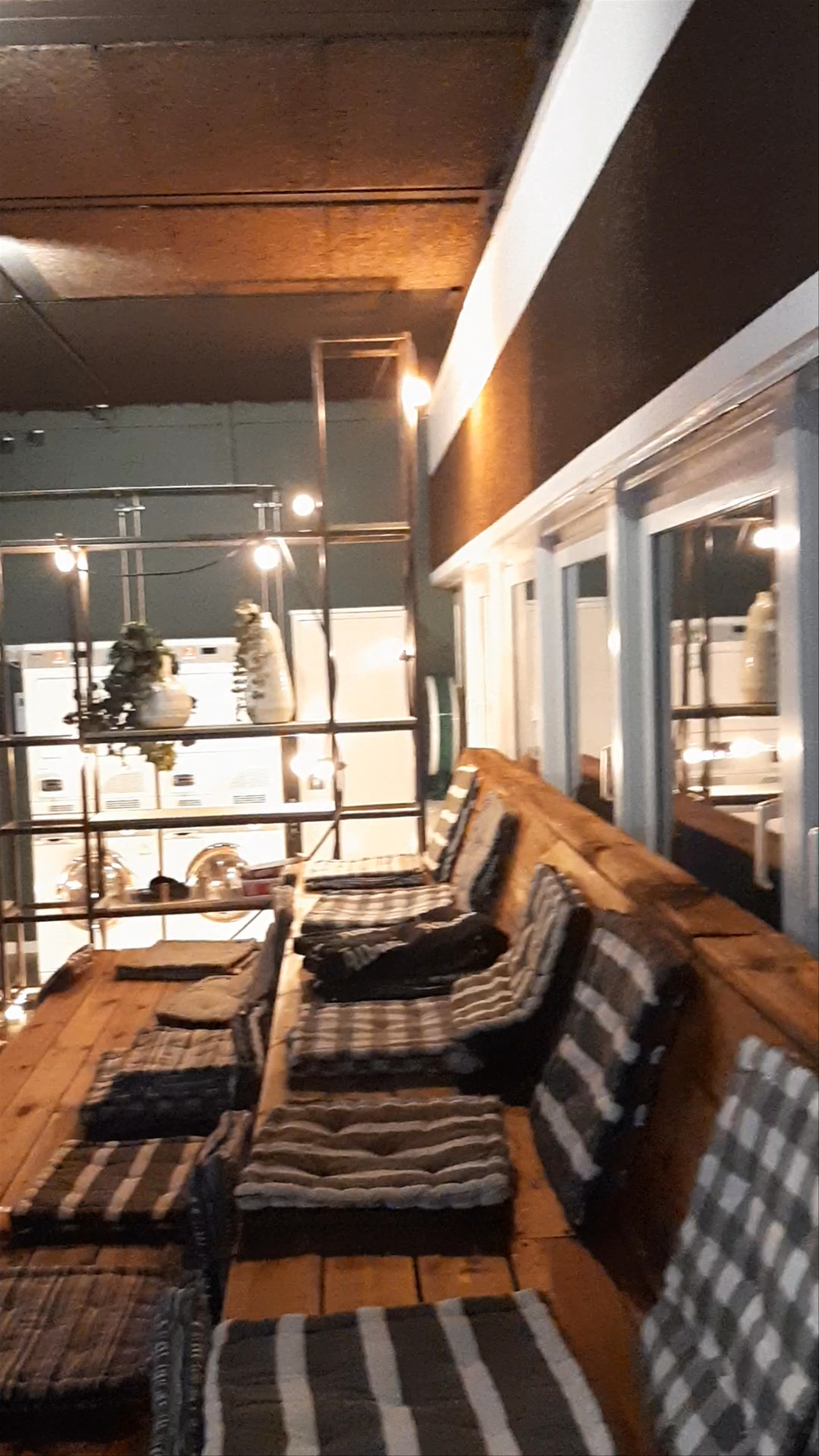 Urban Camper Hostel & Bar