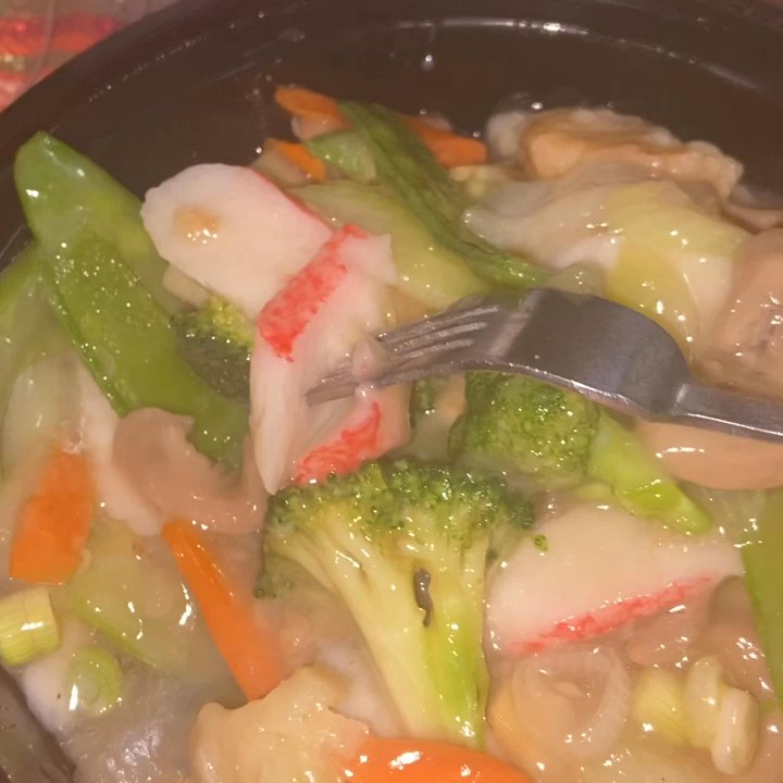 Yum Asian Bistro - Goopy white cornstarch sauce with no flavor. No sear on seafood, scallops over cooked & imitation crab meat served - Thai Near Me - Frisco, Texas