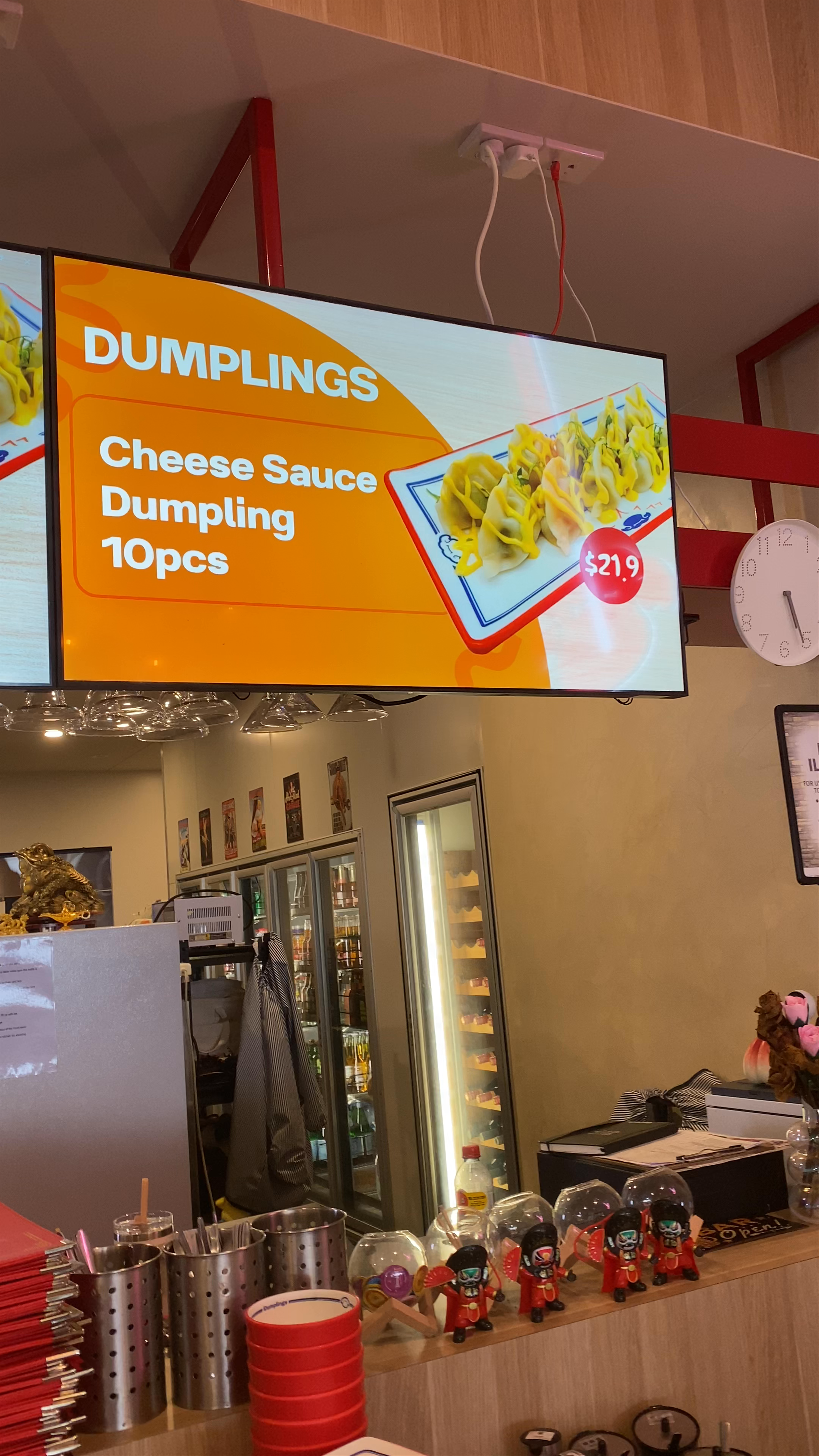 iDumplings Asian Food & Dragon Bar