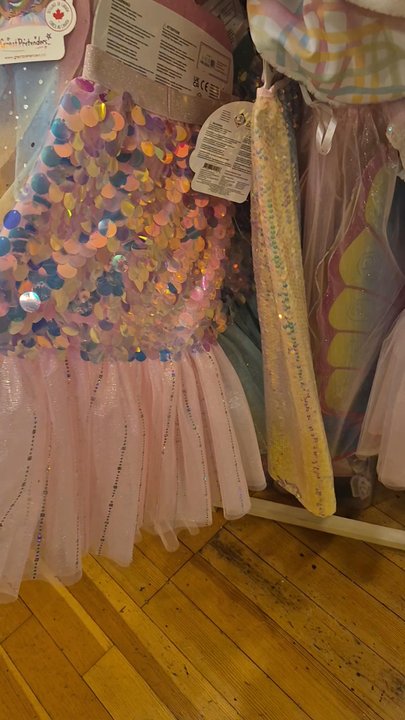 Tree House - Tons of cuteness for your littles! - Home Decor Near Me - Placerville, California