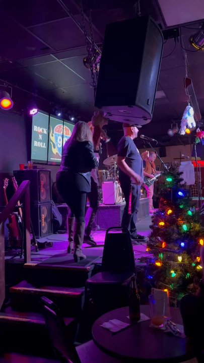 Full Circle Saloon - Sports Bars Near Me - Santee, California