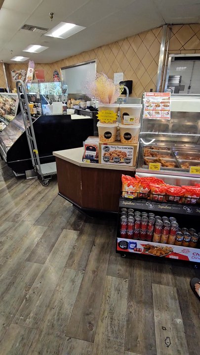 Vons - Fried food area - Grocery Near Me - Chatsworth, California