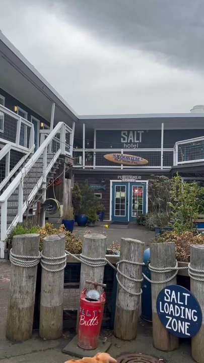 Salt Pub - New American Near Me - Ilwaco, Washington