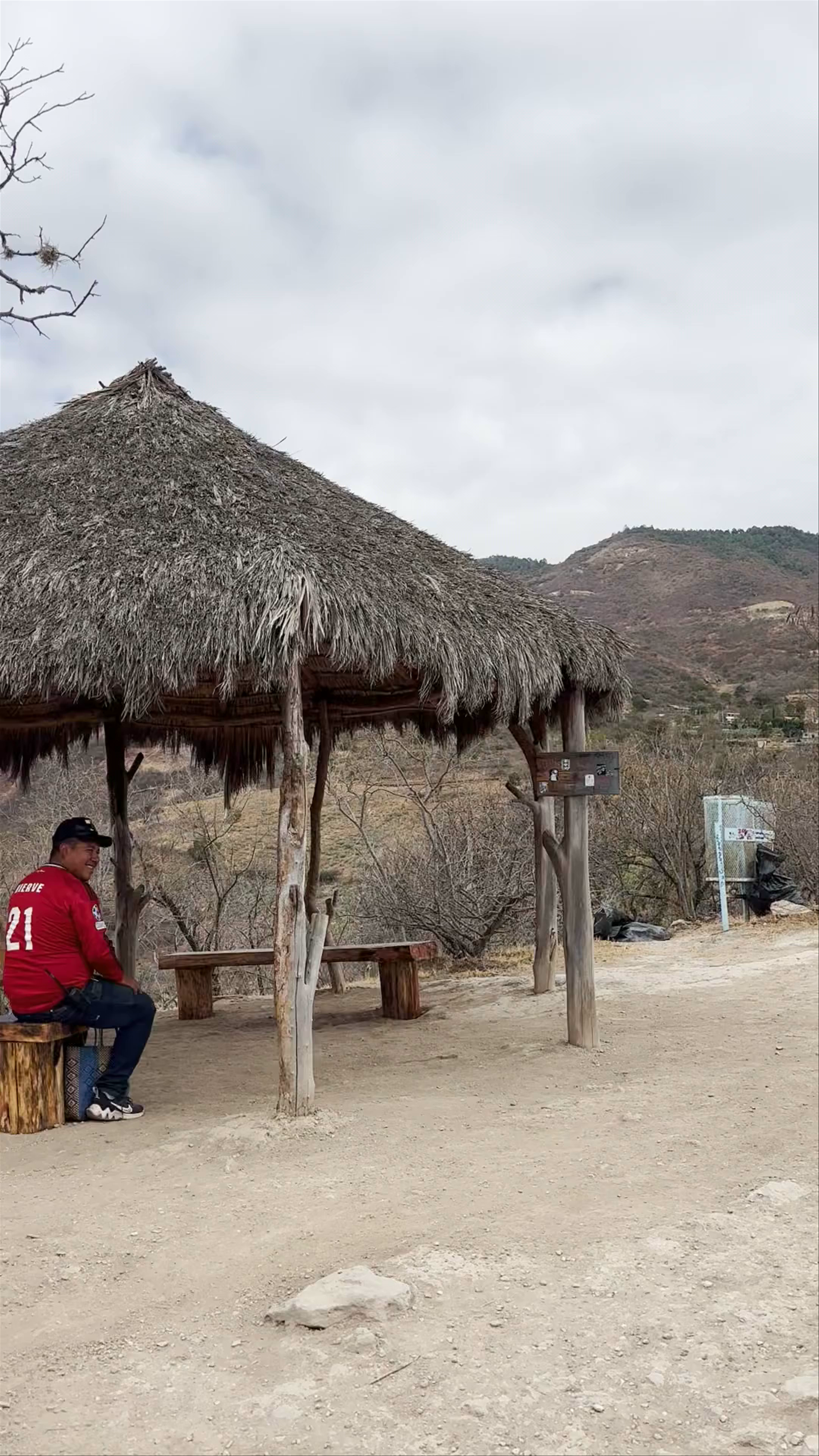 Mirador Oeste: Serene Hiking Escape in San Lorenzo Albarradas, Oaxaca