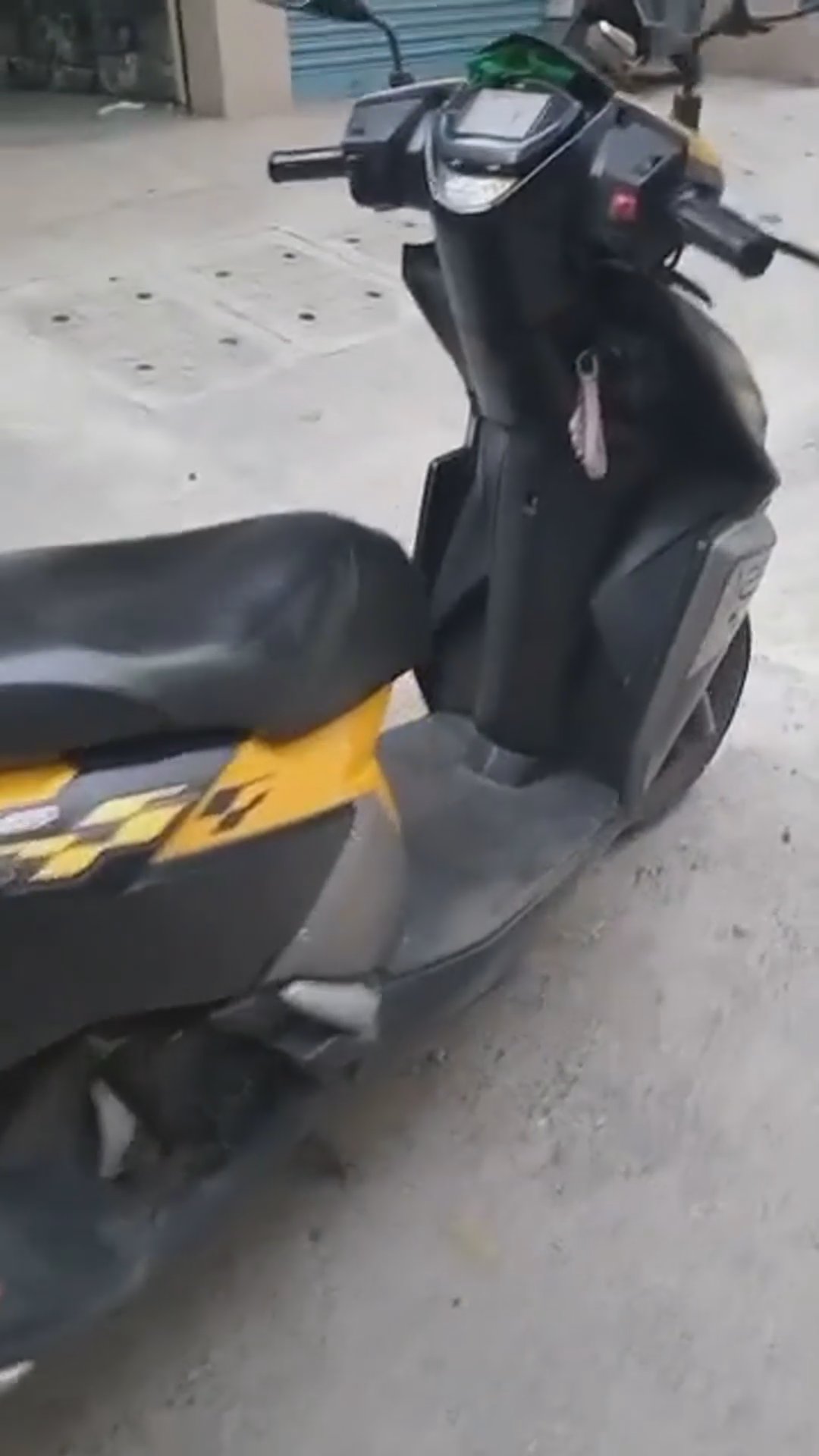 Walk-around video thumbnail