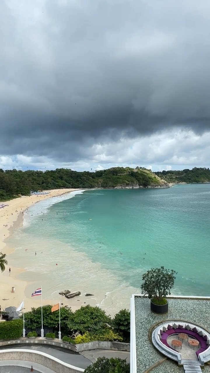 book the flight
📍 Phuket Thailand
🎥 Roong Thongwichien · Pexels
#travel #beach #island #paradise #wanderlust
