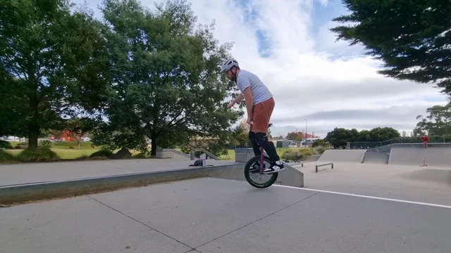 riu submission: Footplant