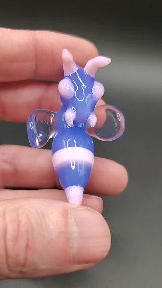 Preview pic of Blue/bubblegum hornet