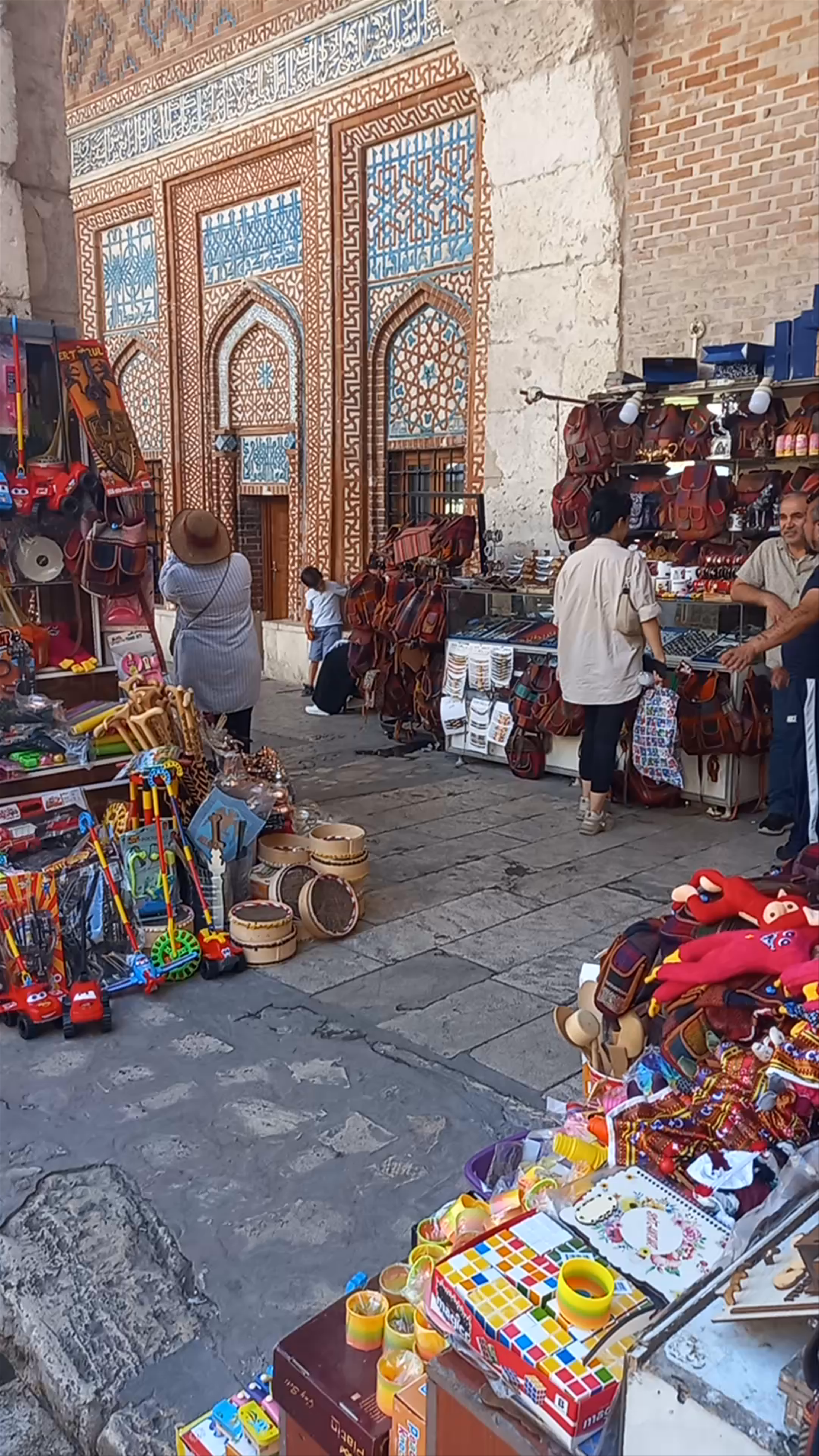 Eskikale and Sifaiye Madrasah: A Historic Market Experience in Sivas, Türkiye