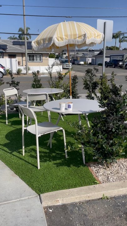 NUDAE Coffee - Cute outdoor seating - Coffee & Tea Near Me - Costa Mesa, California