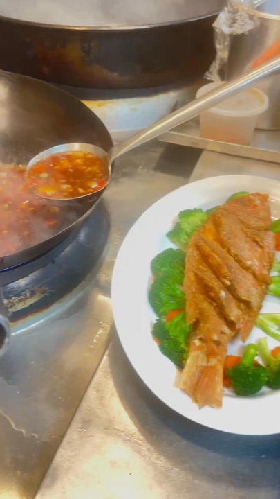 Thai Palace - Thai Near Me - Bloomfield, Connecticut