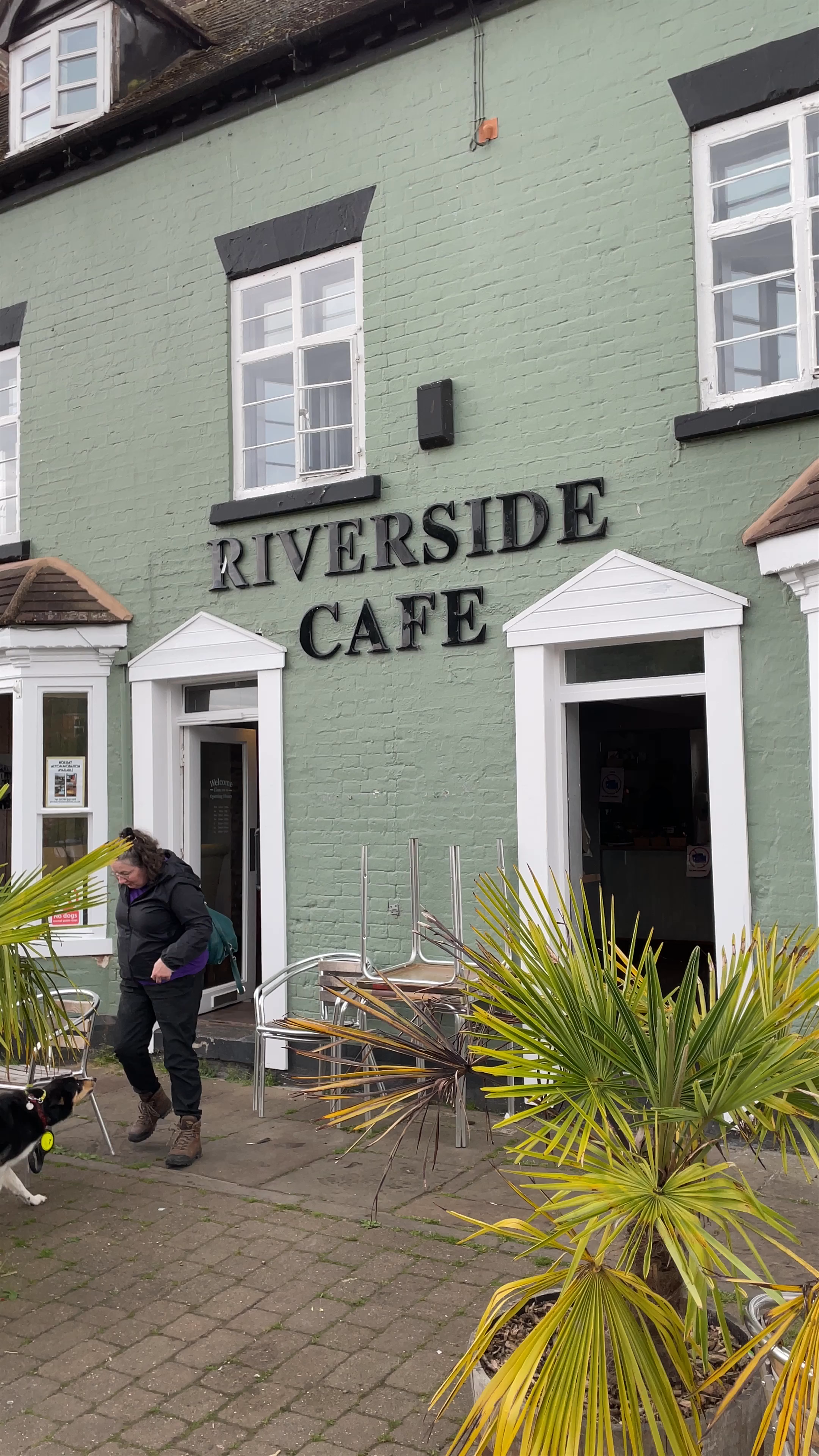 Riverside Cafe