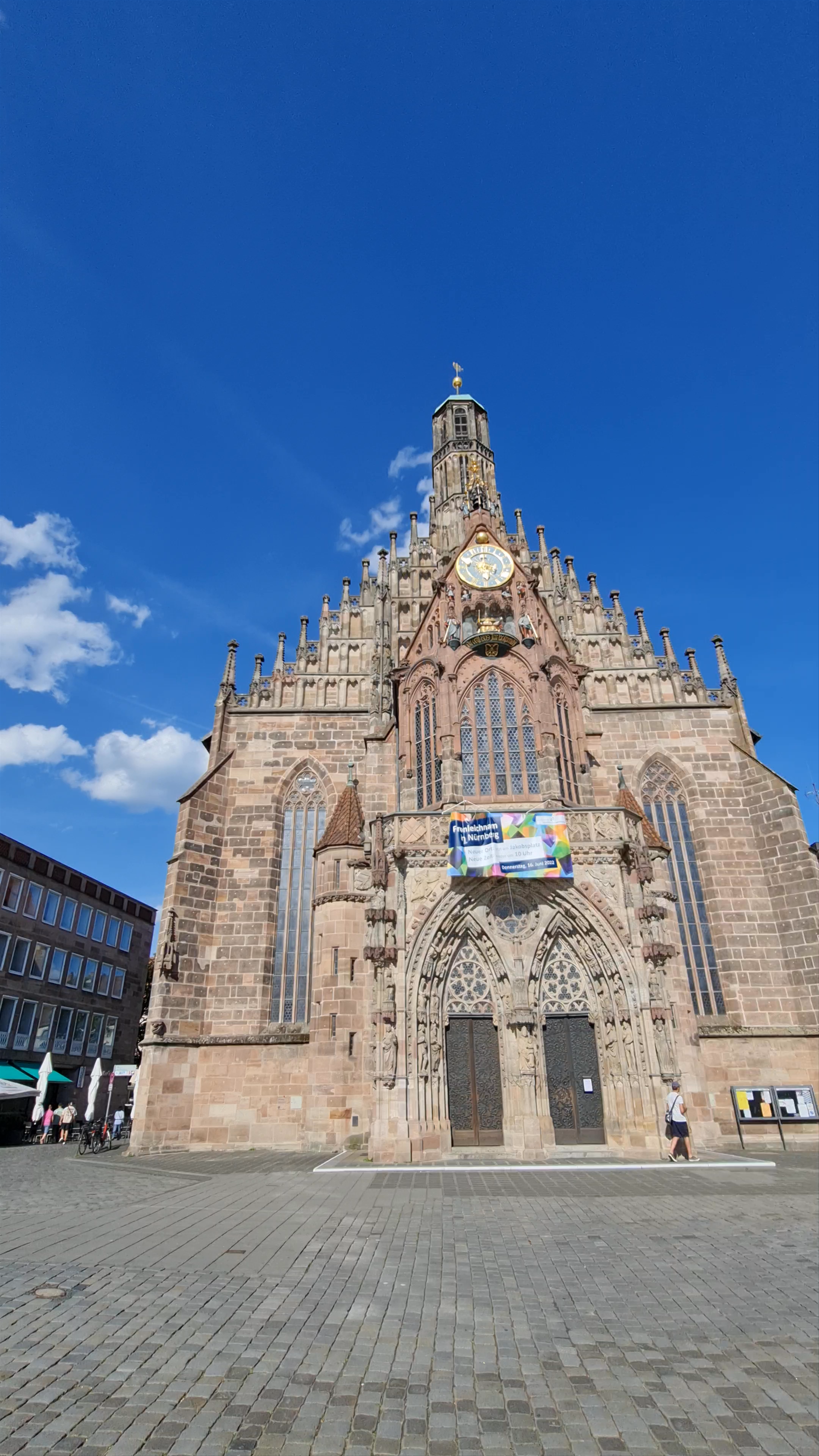 Frauenkirche Nürnberg: Majestic Gothic Landmark in Nuremberg's Historic Hauptmarkt
