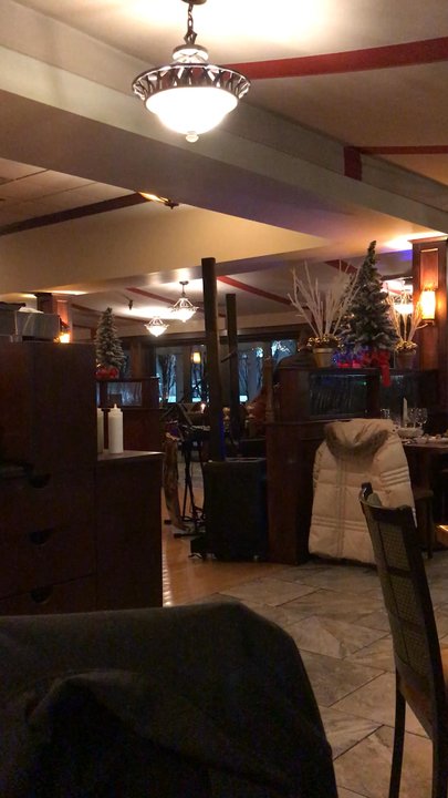 Cafe Escadrille - New American Near Me - Burlington, Massachusetts