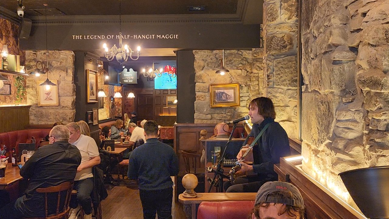 Maggie Dicksons - GREAT LIVE MUSIC - Pubs Near Me - Edinburgh, EDH