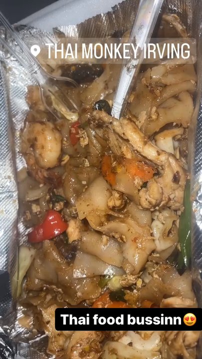 Gai By Thai Monkey - Drunken noodle with chicken and shrimp and mushrooms - Thai Near Me - Irving, Texas