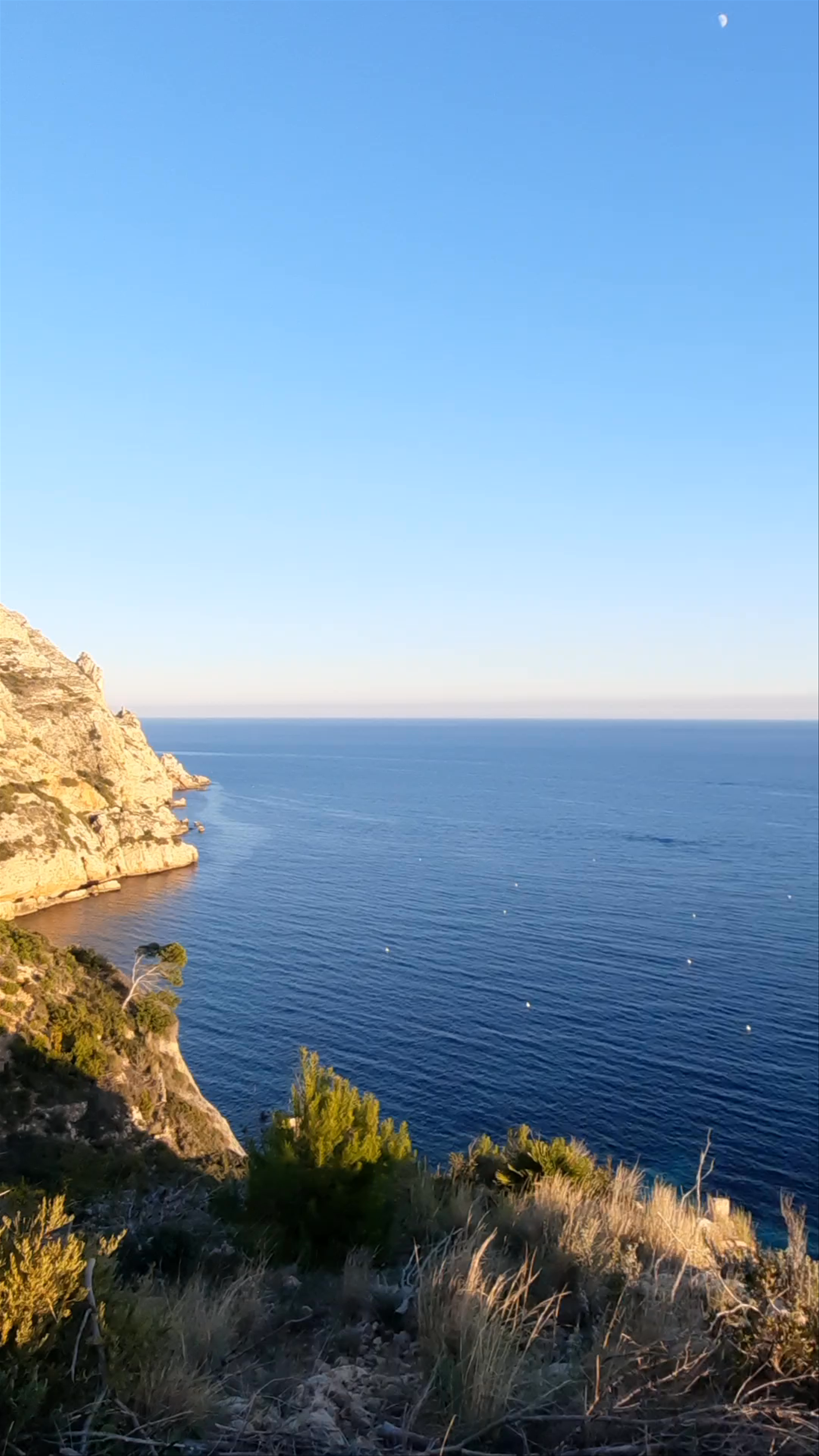 Coastal Serenity and Marina Views at Puerto de Jávea