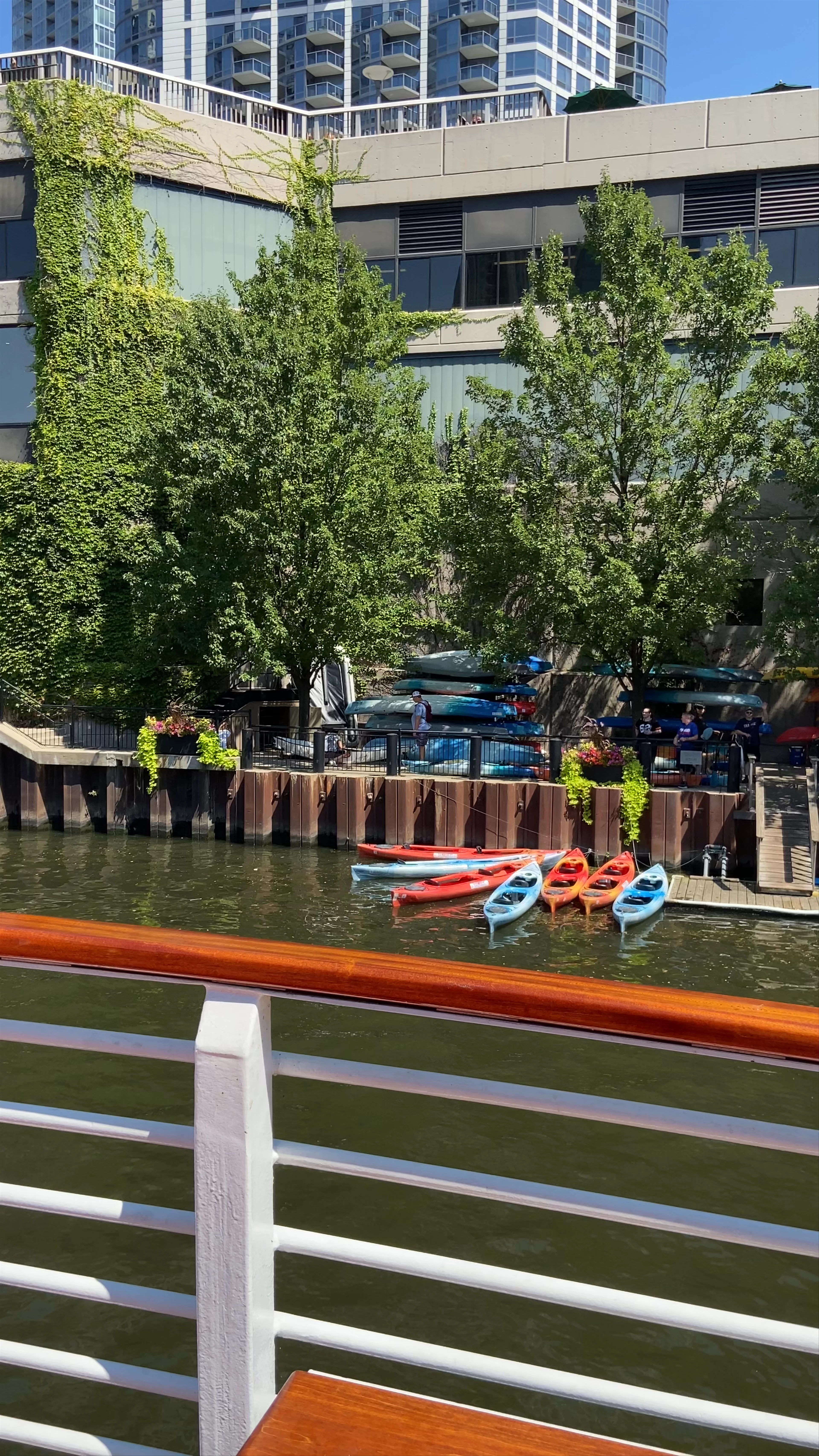 Wateriders Chicago River Kayak Tours and Rentals