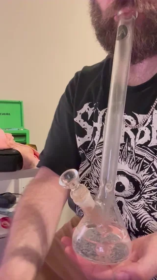 Preview pic of LA Pipes Made in Los Angeles 14mm 18”