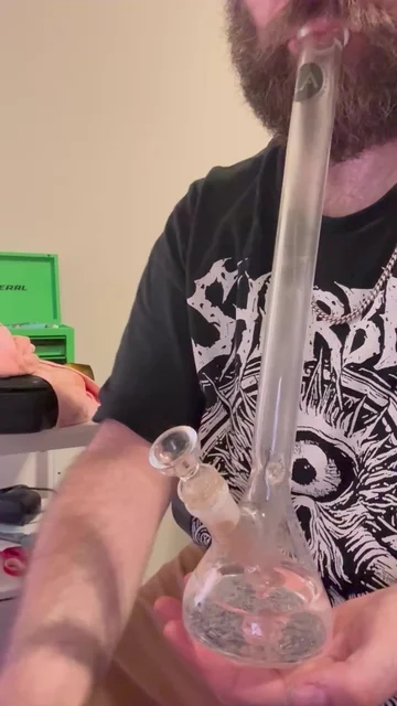 Preview pic of LA Pipes Made in Los Angeles 14mm 18”