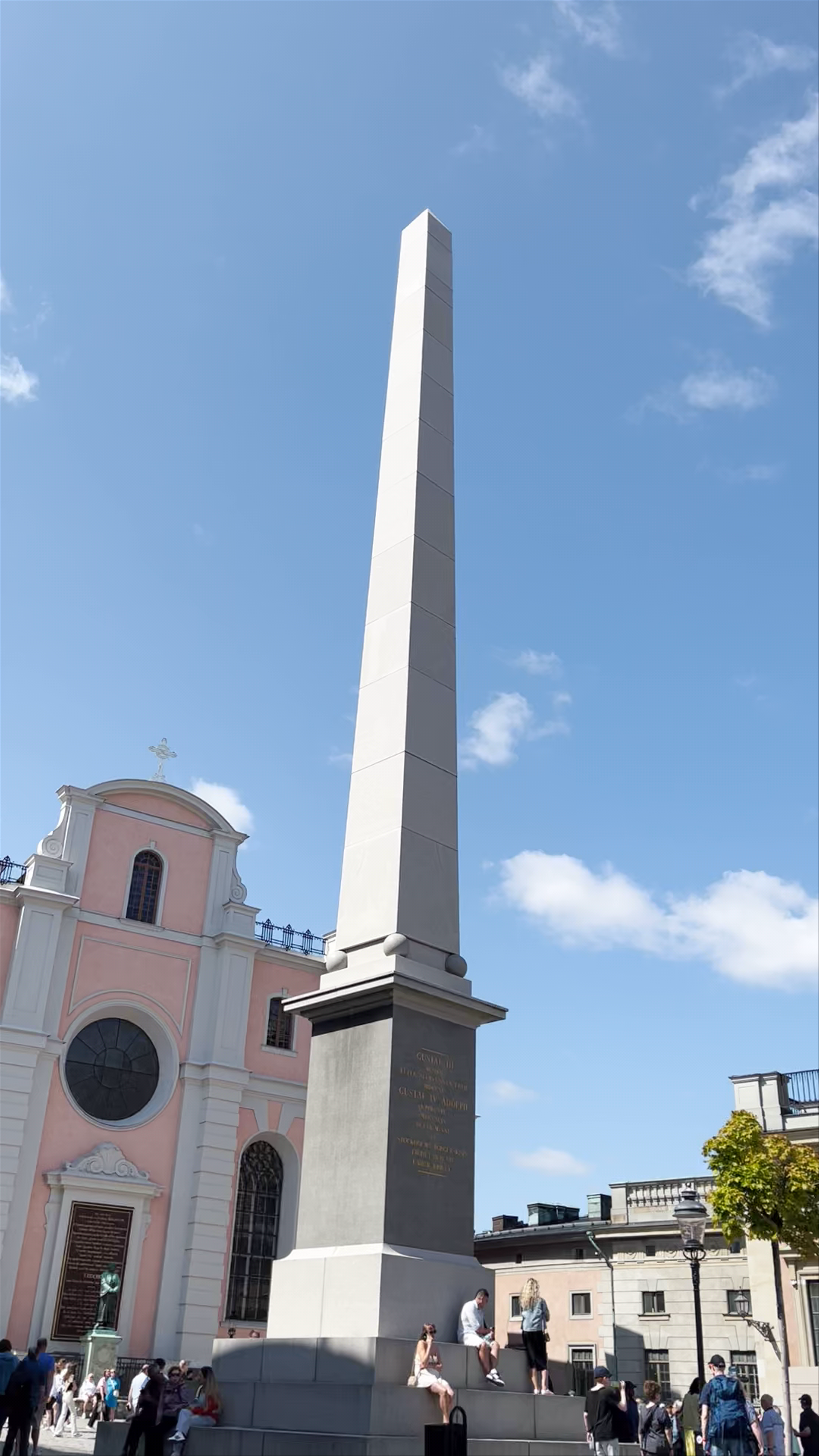Gustav III:s Obelisk: Symbolic Landmark in Stockholm's Slottsbacken