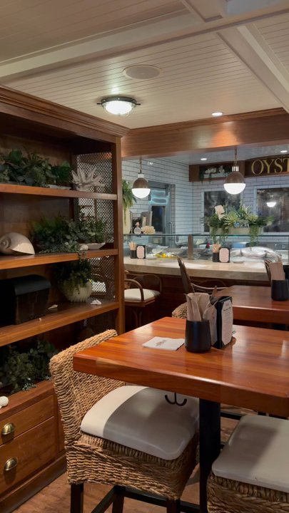 FishBar - the interior - Seafood Near Me - Manhattan Beach, California