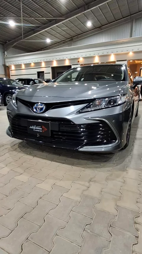 تويوتا كامري LE HEV 2023