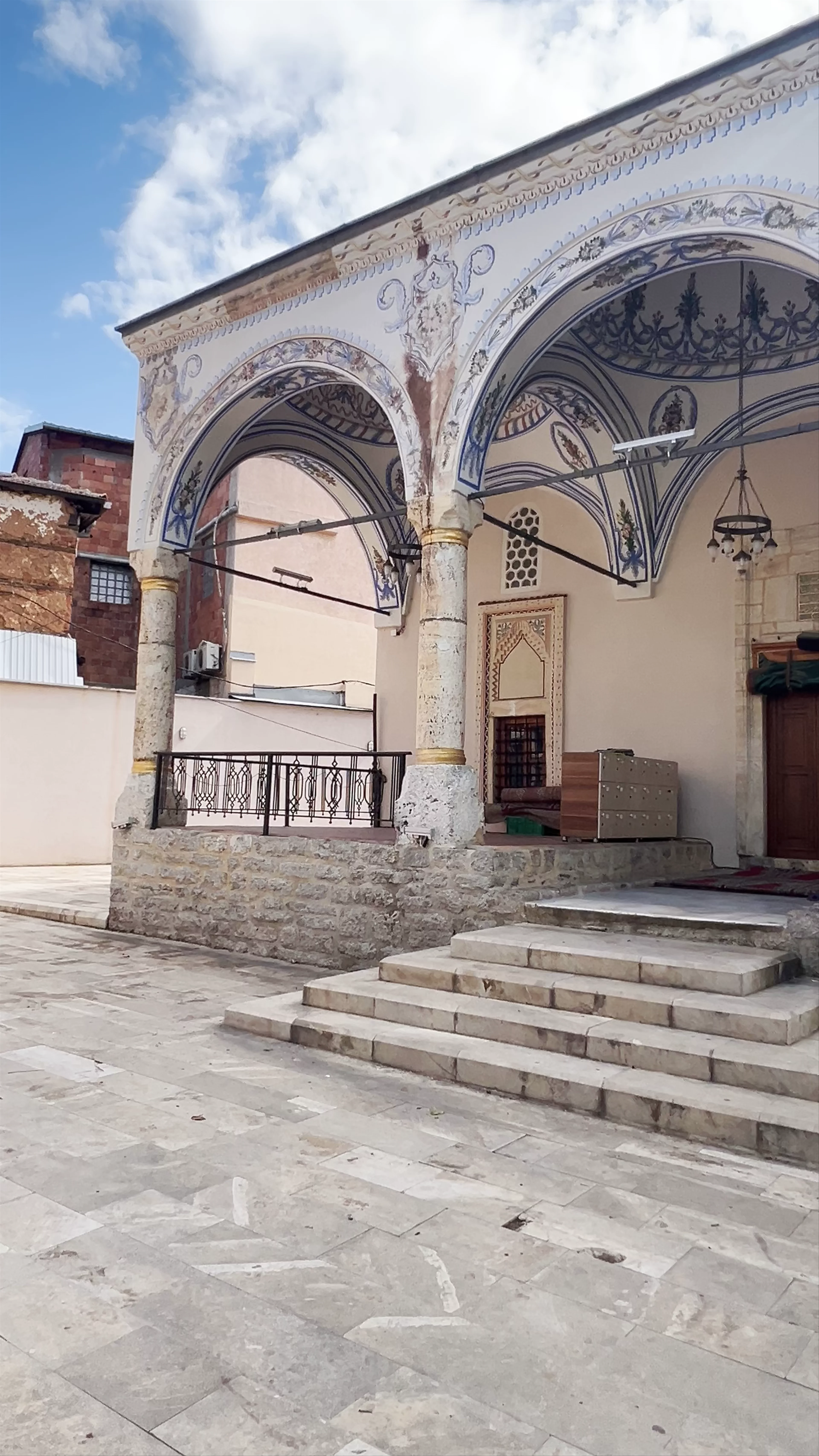 Xhamia e Emin Pashës (Hxh. Daut Lezi), Mbreti Zog, Prizren