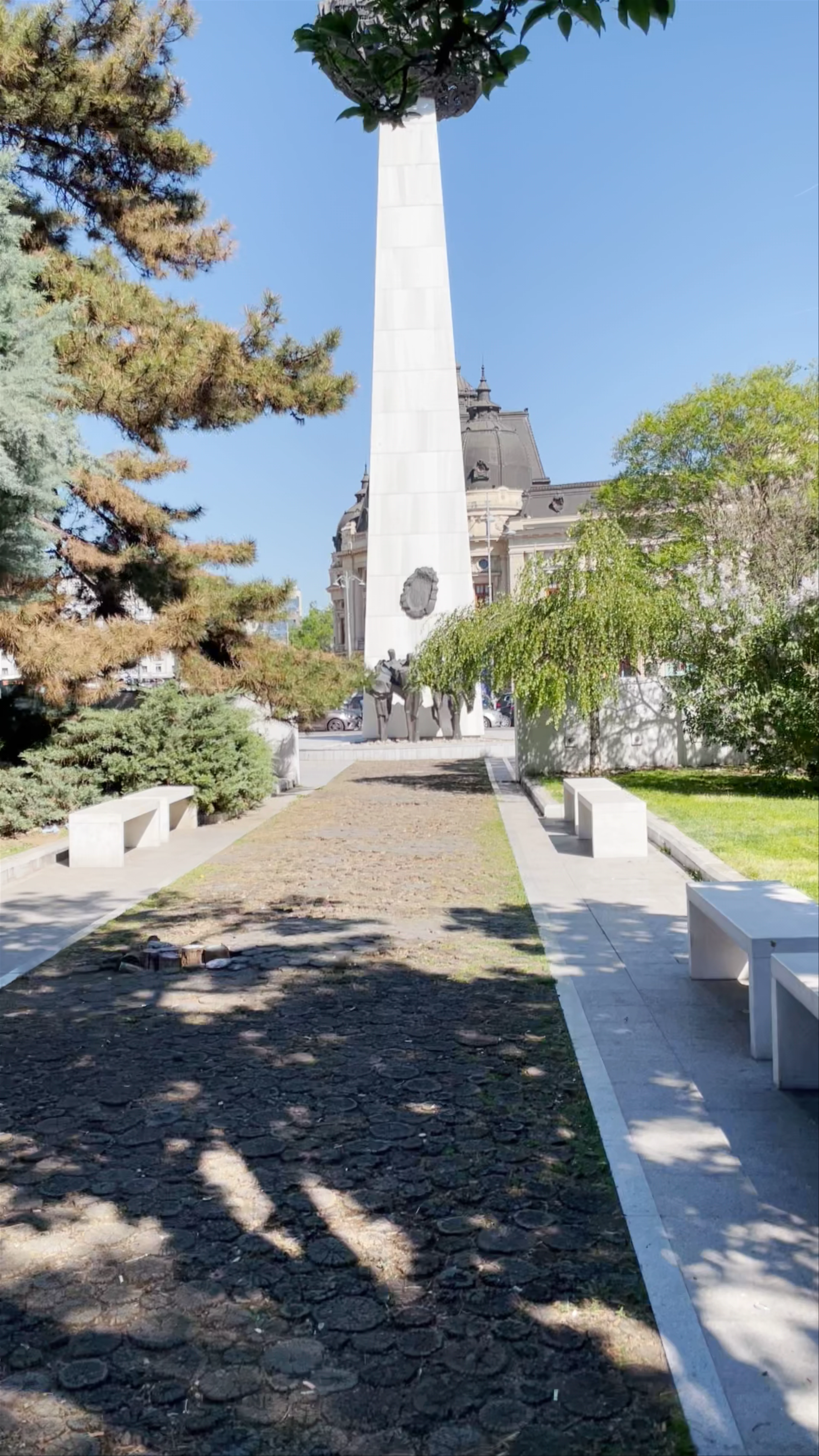 Memorial of Rebirth, Revolution Square