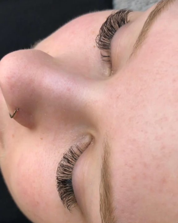 Lashbou Lash Extensions Salon - 4 weeks retraction - Eyelash Service Near Me - Arlington Heights, Illinois