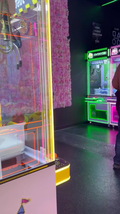 Klaw-Oke Kingdom - Arcades Near Me - Pearland, Texas