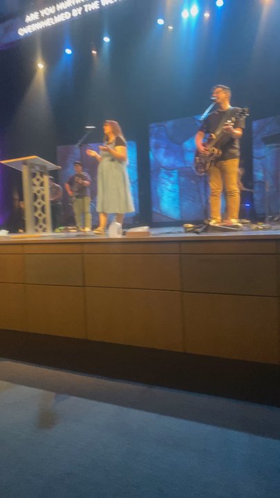 Vineyard Church North Phoenix - Come to the alter worship - Churches Near Me - Glendale, Arizona