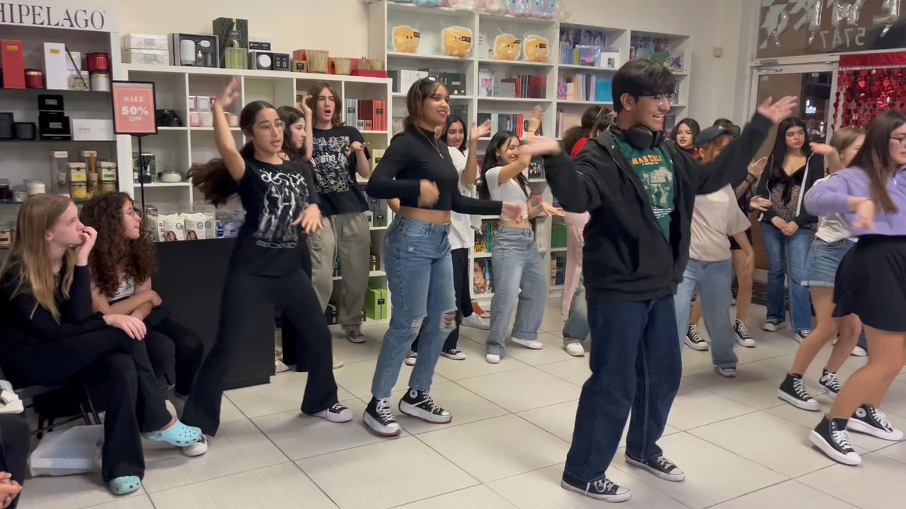 New Ko-Pop - Awesome staff, awesome event, good selection of albums. Just need more events to get K-pop fans together. - Music & DVDs Near Me - Miami, Florida