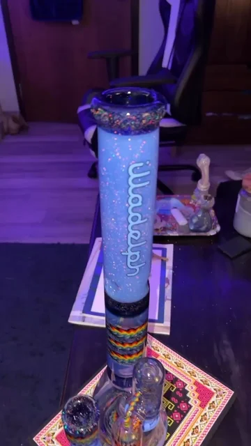 Preview pic of 1/1 Illadelph x Harold Ludeman Worked Beaker + CUSTOM COMMISSIONED ACCESSORIES