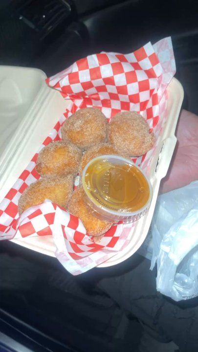 Bubba's Snack Shack - Superb fried bananas with caramel sauce on the side - Desserts Near Me - Sacramento, California