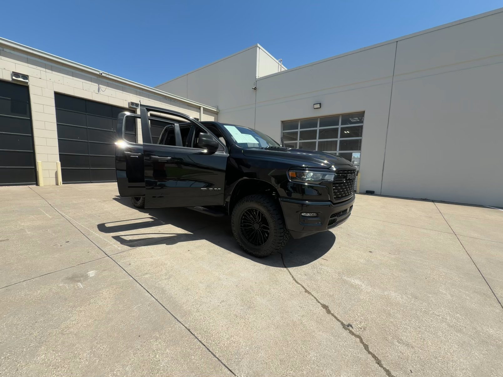 Lifted Trucks - #TX10277 - 2026 Ram 1500 Express Crew Cab